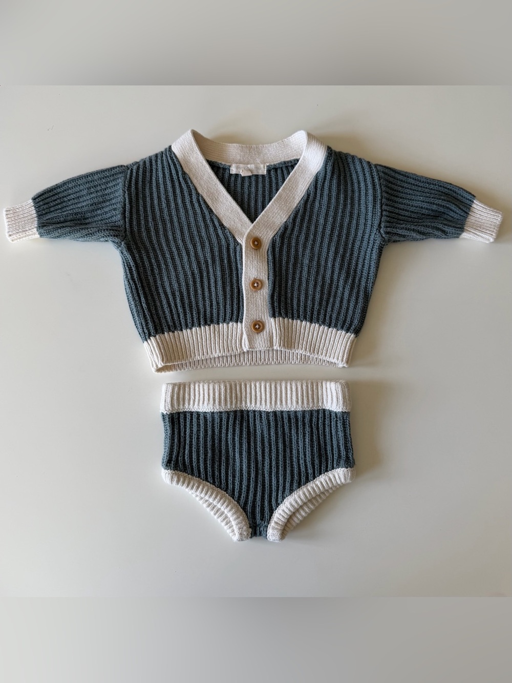 Greyson Collective Matching Set - Picture 2 of 5